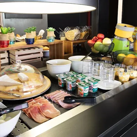 Orly Hotel 3*